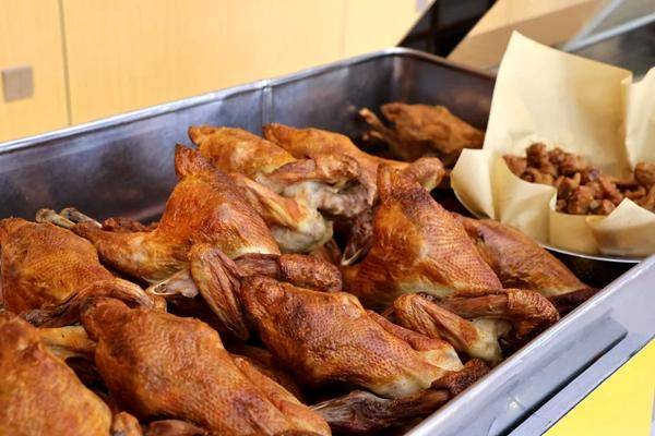 人心——平度古岘腊杆子烤鸡飘香齐鲁CQ9电子版入口千年烽火味 五代匠