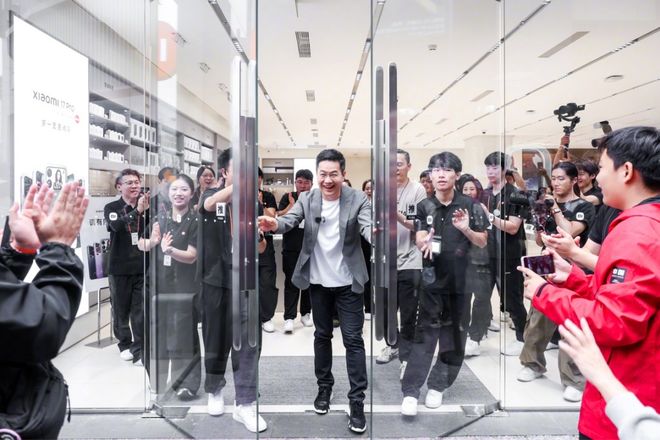 a 研发机器人项目；国内发布「脑机接口标准」 极客早知道CQ9电子平台小米17开售5分钟破国产机销售纪录；Met(图8)