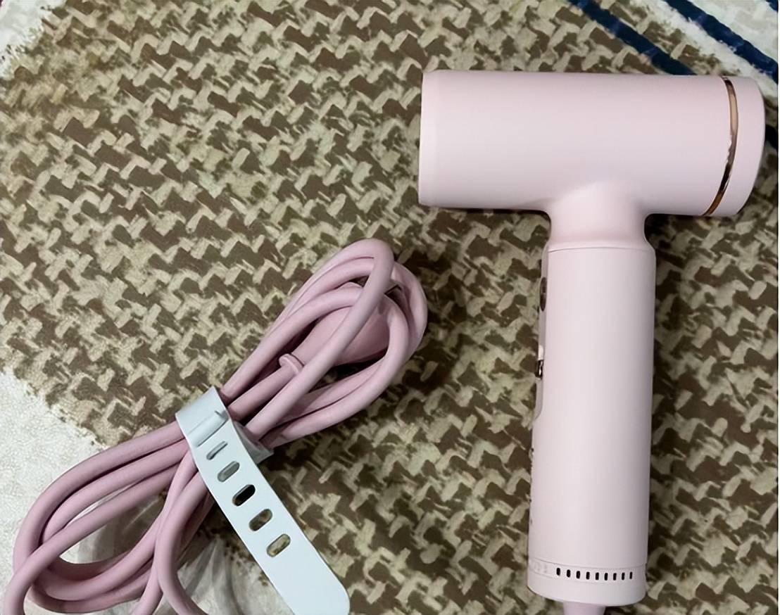 :智能温控+负离子品牌排行榜前十名速选CQ9电子游戏2026质量最好的吹风机(图6) :智能温控+负离子品牌排行榜前十名速选CQ9电子游戏2026质量最好的吹风机(图6)