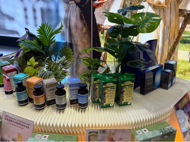 bud亮相进博会演绎意式美学CQ9电子登录注册nature(图5) bud亮相进博会演绎意式美学CQ9电子登录注册nature(图5)